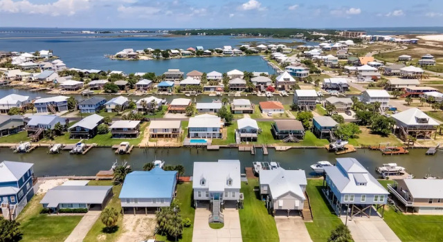 Dauphin Pearl - Boat And Pet Friendly! Fish, Swim, Enjoy Family Time On The Beach Or On The Water. 5 Bedroom Home by RedAwning, Boek Hotel Dauphin Island Alabama
