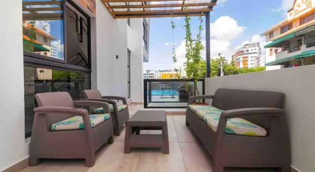 Modern 1BD Downtown+Pool+SmarTVs+BBQ+Gym