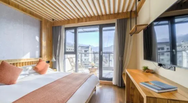 Люкс с балконом Pillow Songbieyuan Homestay
