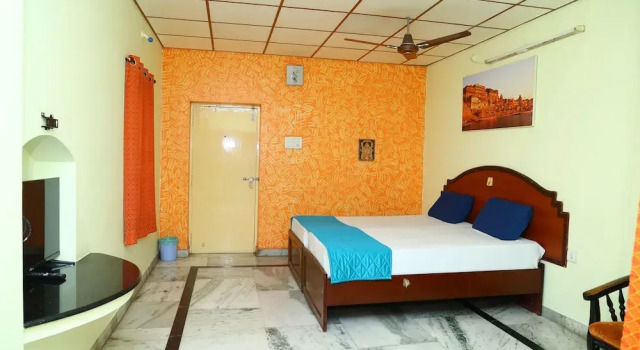 Двухместный номер Deluxe с балконом и с видом на город Sri sapthagiri lodge