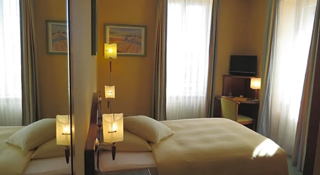 Номер Standard с видом на озеро Hôtel du Port