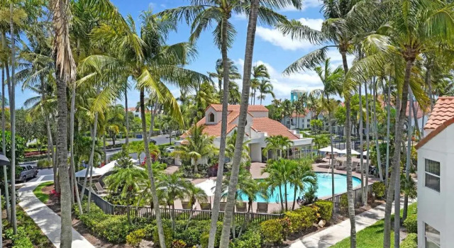 Апартаменты с 2 комнатами Dharma Home Suites Dania Beach at Sheridan Ocean Club