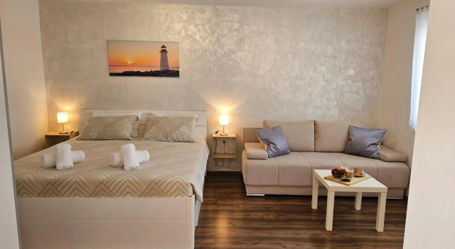Apartmani Gržinić, Забронировать Отель Отели Rovinj Riviera с бассейном, Бассейн