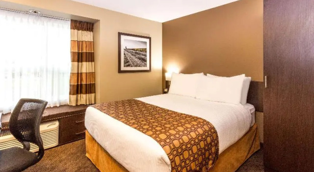 Номер Standard Microtel Inn & Suites by Wyndham Whitecourt