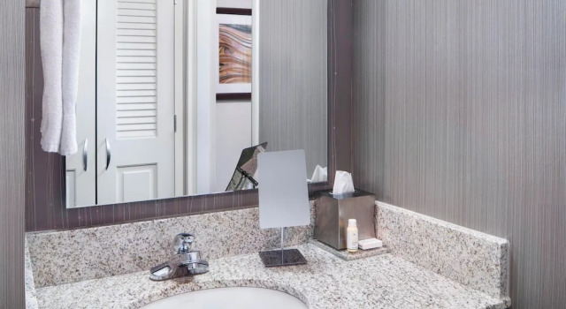 Люкс c 1 комнатой Courtyard By Marriott Jersey City Newport