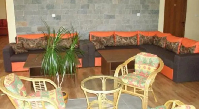 Guest House Panorama 3D, Book Pension Hoteller i Montana med parkering, Parkering