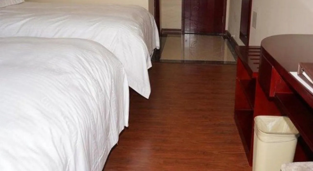 Двухместный номер Business GreenTree Inn Shandong Zibo Railway Station Jinjing Avenue Business Hotel