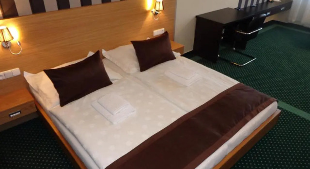Hotel Vacek Pod Věží, Rezerwuj Hotel Hradec Králové Kraj hradecki