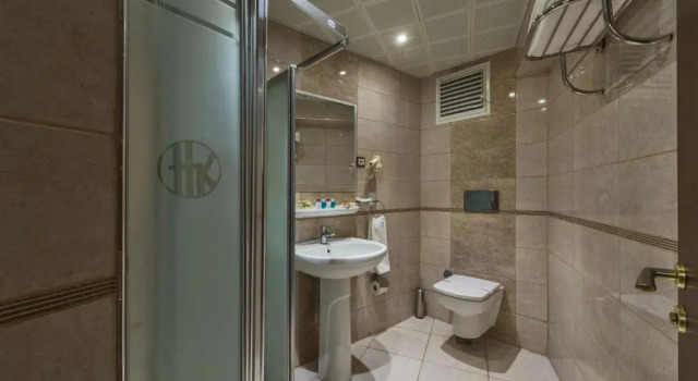 Трёхместный номер Standard Kuran Hotel International