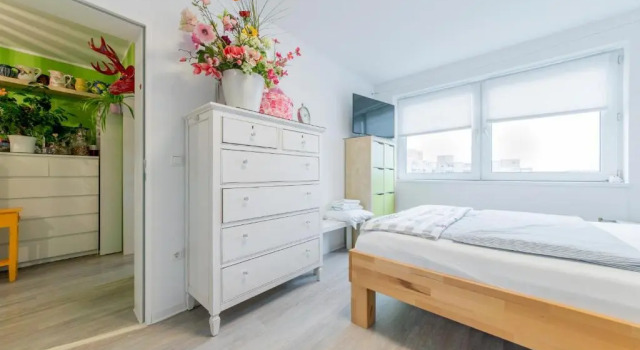 6757 Private Room Laatzen, Забронировать Отель Латцен Ганновер, рядом с Торговый центр "Лайне Центер Латцен"