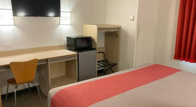 Двухместный номер Standard Motel 6 Jackson Airport Pearl