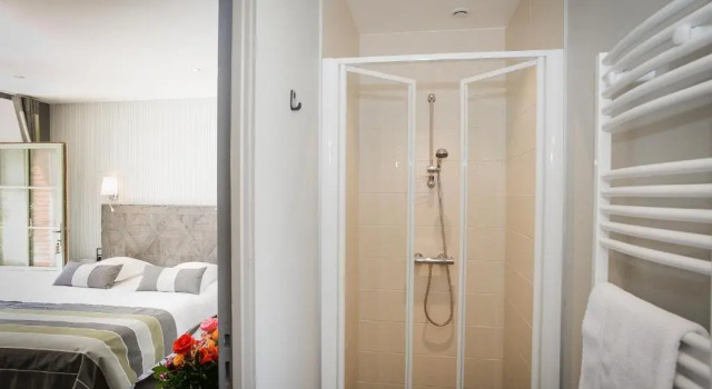 Семейный номер Standard с видом на сад Logis Hotel Restaurant Auberge De La Sélune