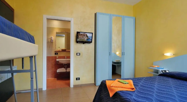Четырёхместный номер Standard Hotel Marilena