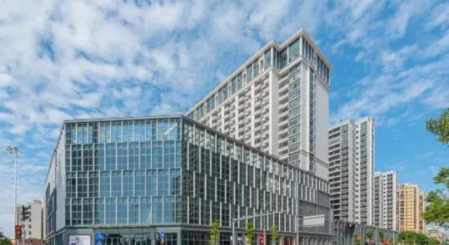 Central Yolo Hotel（Chenghai District Government, Shantou), Rezervasyon Otel Guangdong otoparklı oteller, Otopark