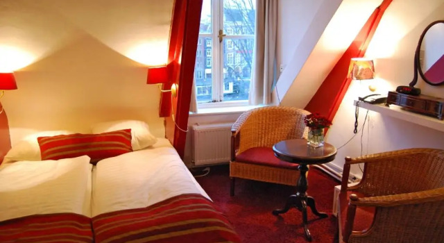 Двухместный номер Standard с видом на канал Amsterdam House Hotel