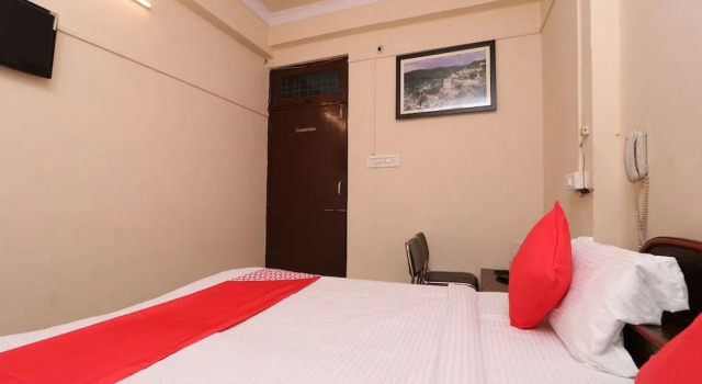 OYO 26582 Hotel Kings, Rezerwuj Hotel Hotele w Rajasthan z parkingiem, Parking