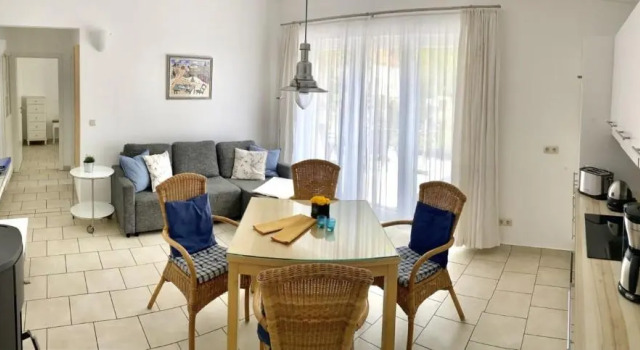Brinkmannhaus Anna Wohnung 1 - fein und praktisch - 2 Minuten zum Strand, Book Hotel Heringsdorf Usedom