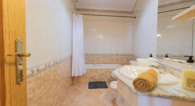 Tree Bedroom Apartament Near Santa Cruz, Забронировать Апартаменты/квартира Отели Санта-Крус-де-Тенерифе с парковкой, Парковка