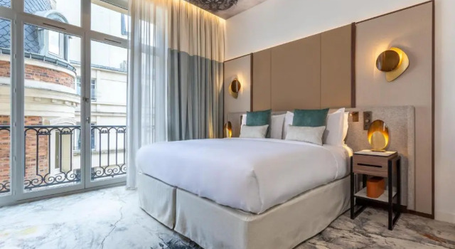 Двухместный полулюкс с балконом InterContinental Paris Champs Elysées Etoile by IHG