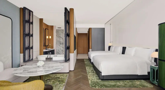 Четырёхместный номер Standard Waldorf Astoria Shanghai Qiantan