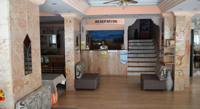 Megas Hotel