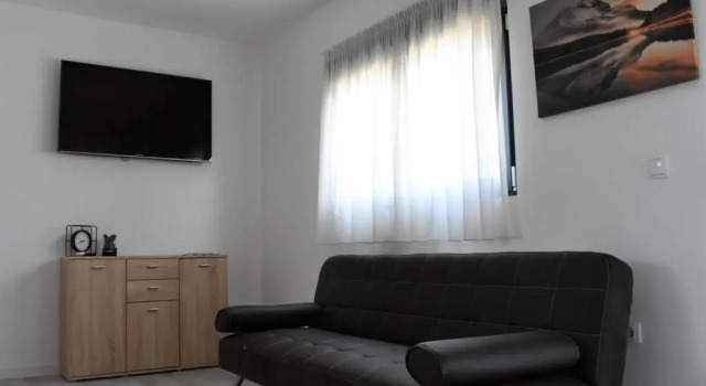 Студия Filipovic rent a car & apartments