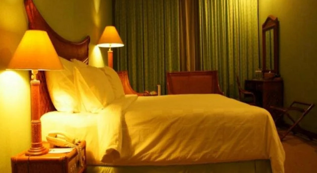 A Hotel Banjarmasin, Rezervovat Hotel Hotely v Kalimantan s parkováním, Parkování