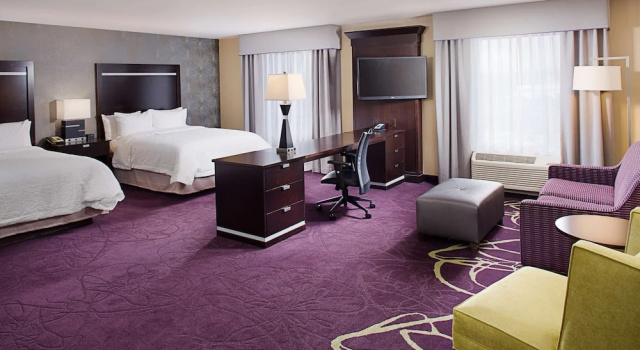 Люкс Hampton by Hilton Lansing West