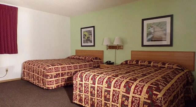 Четырёхместный номер Standard Morton Inn