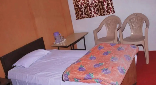 Camp Ghangharia, Rezerwuj Hotel Badrinath Uttarakhand