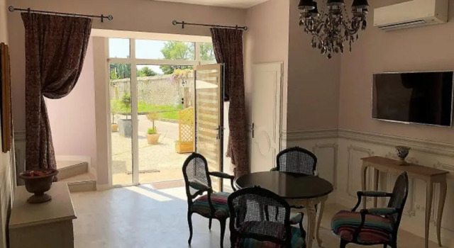 Коттедж Cottage du chateau for 4 people 90 M- 2 bedrooms 2 bathrooms pool