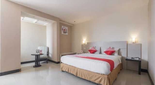 Двухместный номер Deluxe OYO 1081 Allson City Hotel Makassar