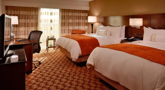Двухместный номер Standard Louisville Marriott East