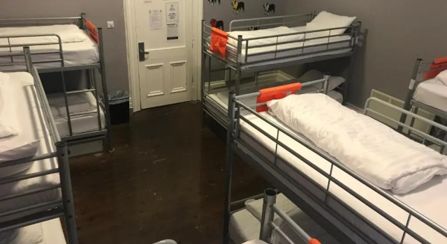 Кровать в общем номере Albatross Hostel