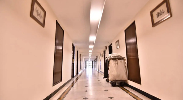 Simsan Hotel Koyambedu, Забронировать Отель Отели штата Тамилнада 3 звезды, 3*