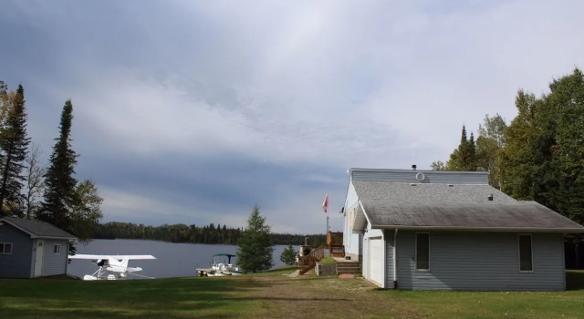 Spruce Forest Lakeside B&B, Varaa Bed and Breakfast Thunder Bay Ontario