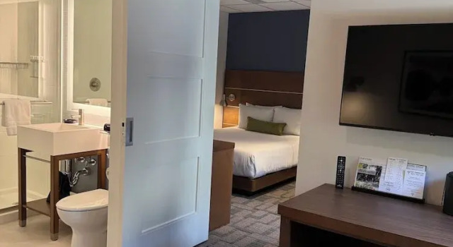 Номер Deluxe William F. Bolger Center