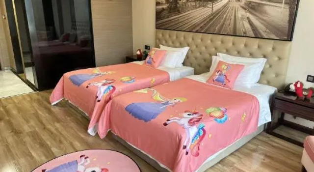 Семейный тент Meibiao Meihui Hotel (Xiangyang Liuji Airport Shenzhen Industrial Park)