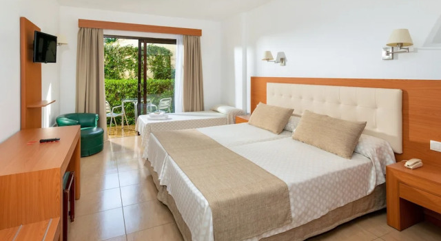 Трёхместный семейный номер Standard Hotel Don Manolito