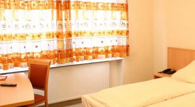 Hotel Elite an der Universität, จอง โรงแรม Neustadt Süd โคโลญ