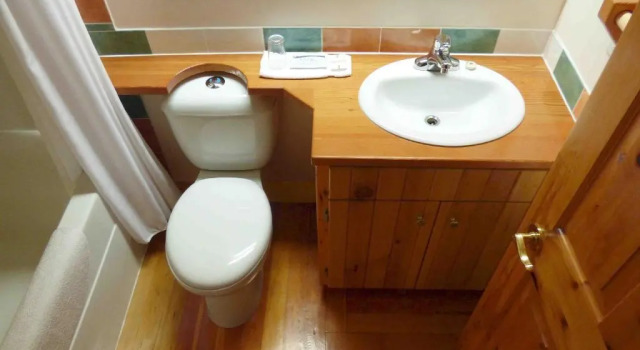Четырёхместный номер Standard Seine Boat Inn