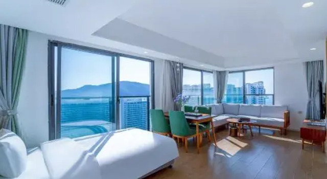 Семейный люкс с 2 комнатами с частичным видом на море Julong Vacation Homestay (Xunliao Bay Sea World)