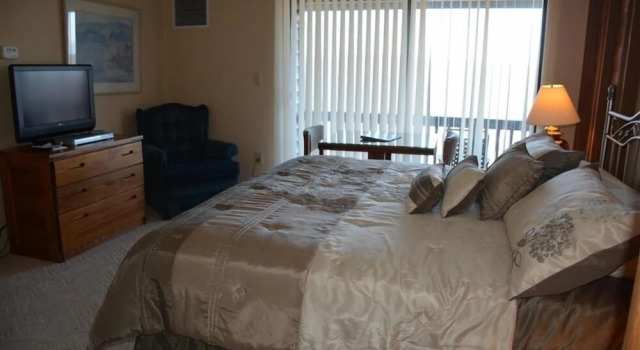 Seven Springs Stoneridge 3 Bedroom and Loft Condo with private deck by RedAwning, Buchen Sie Hotel Seven Springs USA