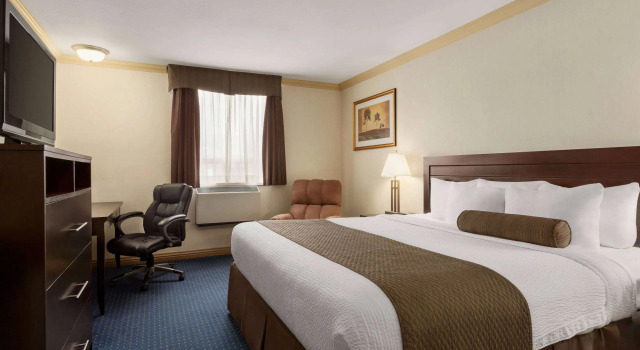 Days Inn & Suites by Wyndham Sault Ste. Marie ON, Забронировать Отель Су-Сент-Мари North Central Ontario, рядом с Chippewa Memorial Hospital