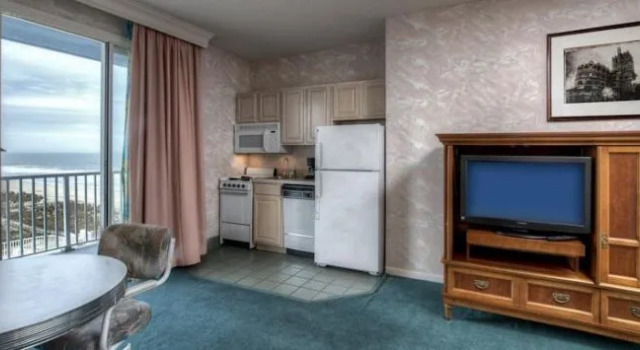 Quality Inn And Suites Beachfront, Rezerwuj Hotel Midtown 