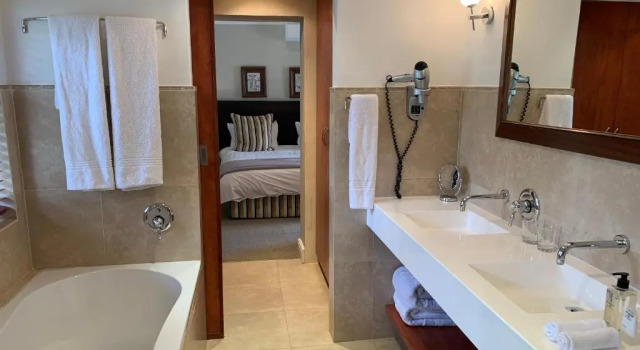 Двухместный номер Deluxe Plumwood Boutique Hotel by The Living Journey Collection