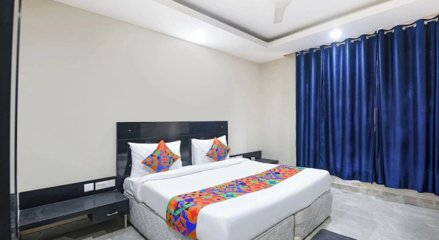Номер Premium FabHotel Giriraj Hospitality - 100 Meters From Narayana Hospital | Gurugram