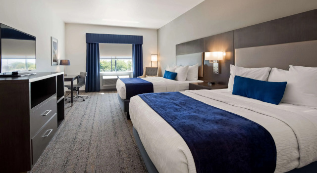 Четырёхместный номер Standard Best Western Plus Roland Inn & Suites