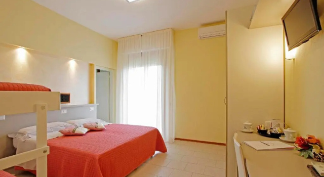 Четырёхместный номер Comfort Hotel Deborah