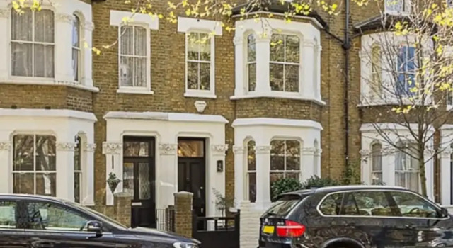 4 Bedroom Town House in Shepherd’s Bush, Забронировать Отель Хаммерсмит и Фулхэм Лондон, рядом с Лондонский парк аттракционов КидЗания